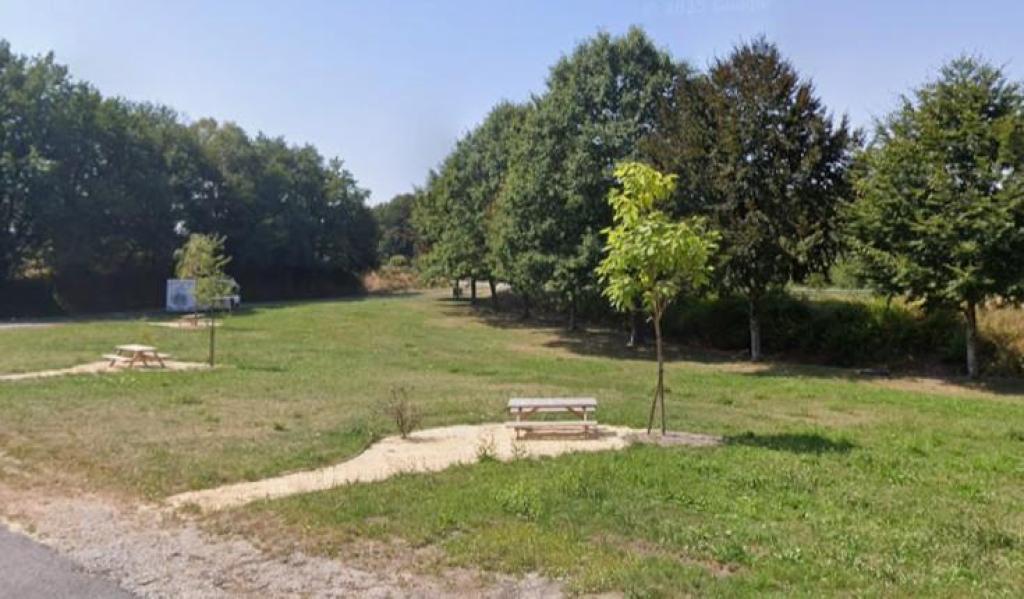 Aire de pique-nique de Saint-Hilaire-les-Courbes