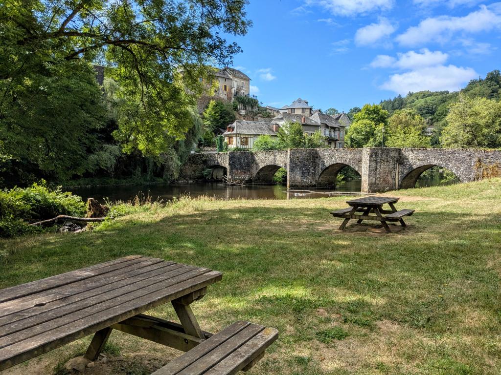 Aire de pique-nique du vieux pont
