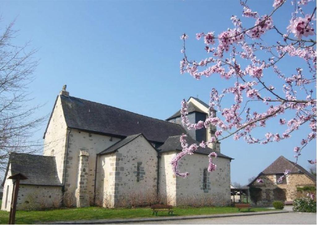 Aire de pique nique place de l'église