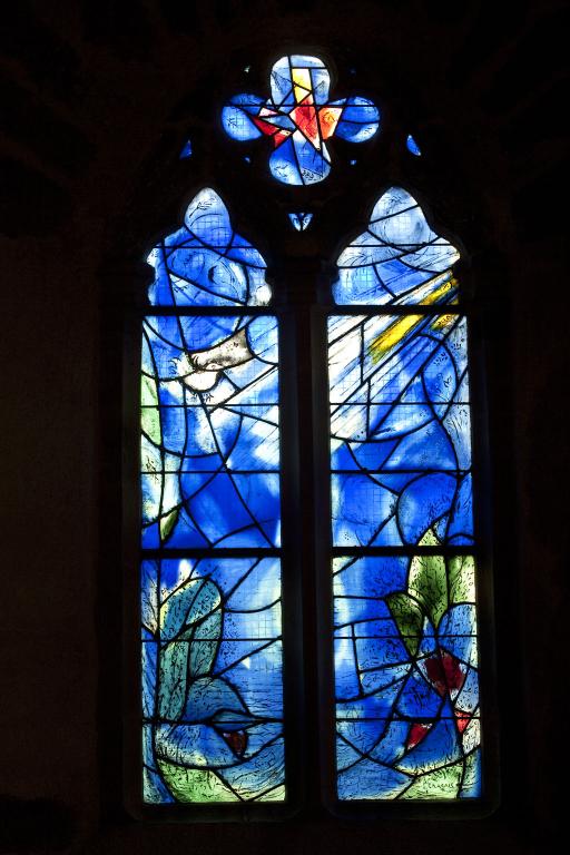 Chapelle du Saillant avec vitraux de Marc Chagall