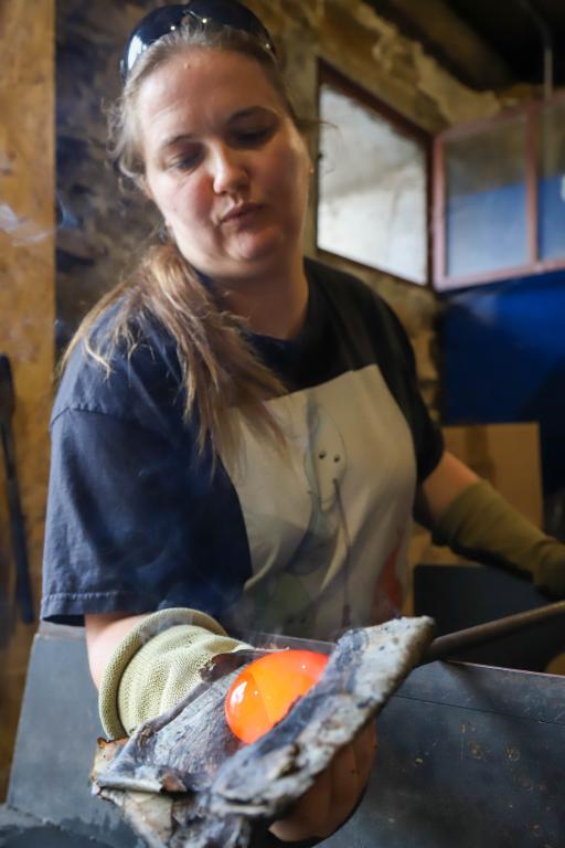 L'Alchimiste (souffleuse de verre)