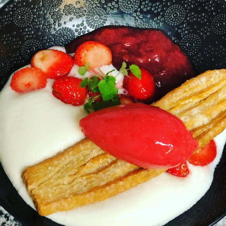 Le Bouche à Oreille