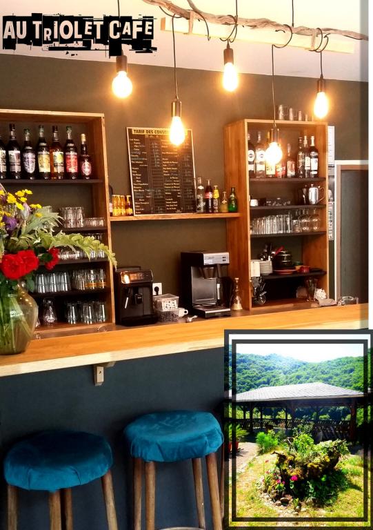 Au Triolet Café
