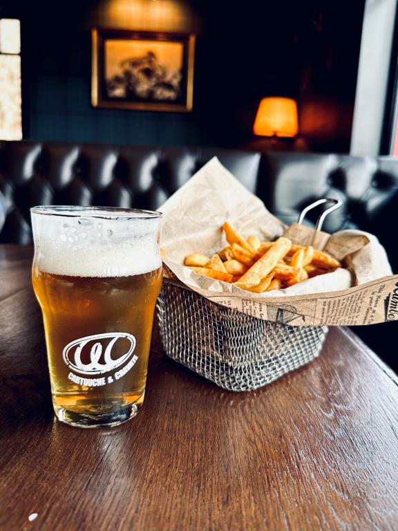 Cartouche et cravate