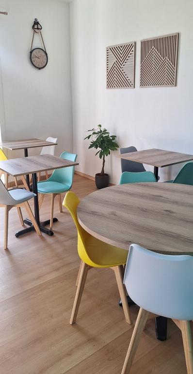 Salon de thé - Ö café d'Emi