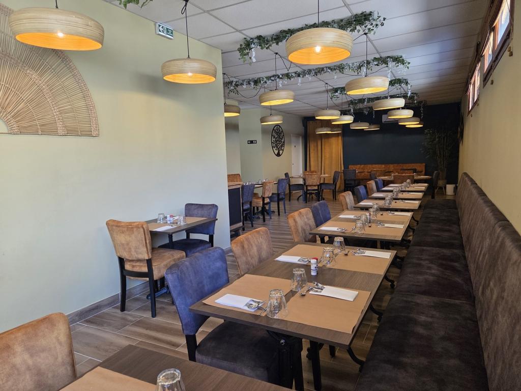 Le Saint Y bar