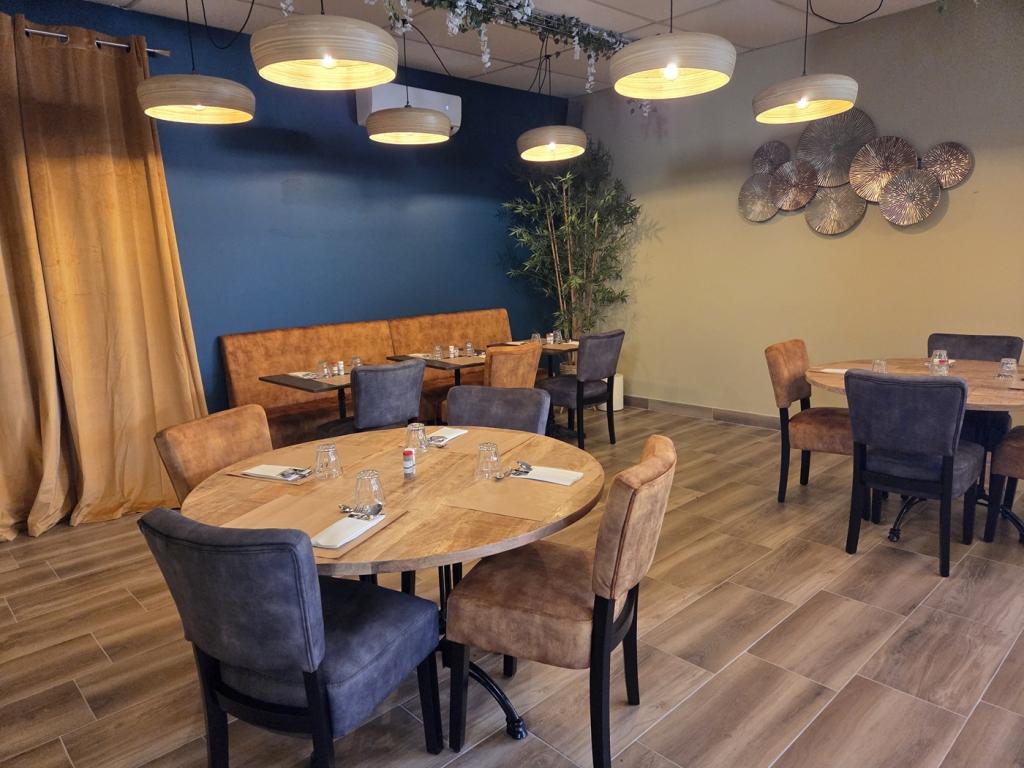 Le Saint Y bar